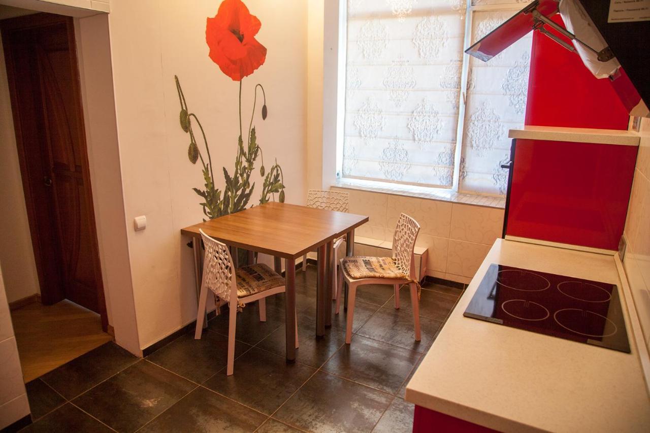 Two Bedroom Apartment With Balcony เคียฟ ภายนอก รูปภาพ